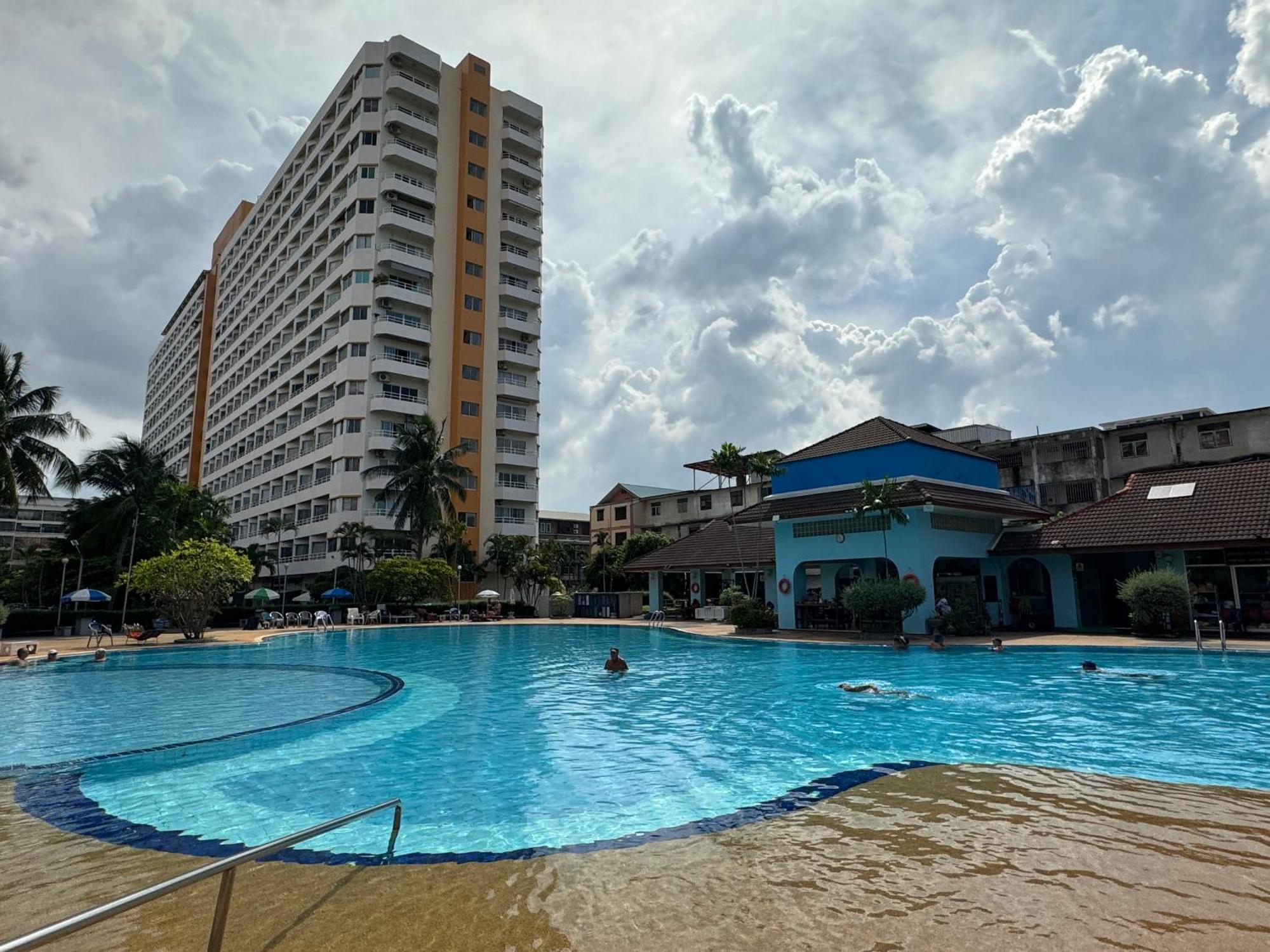 Mina 美景公寓酒店 Pattaya Exterior photo